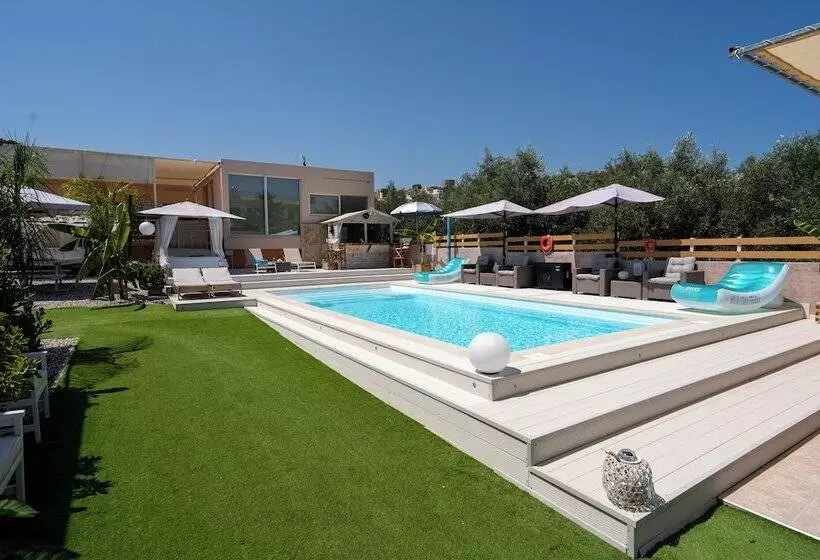 پانسیون Modular Bungalows With Heated Pool Artemis Greece