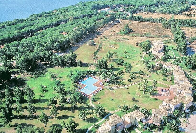 Residence Con Piscina A 250 Mt Dal Mare