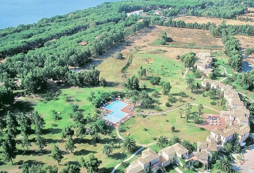 Residence Con Piscina A 250 Mt Dal Mare