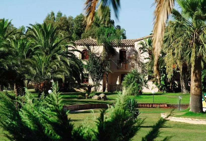 Residence Con Piscina A 250 Mt Dal Mare