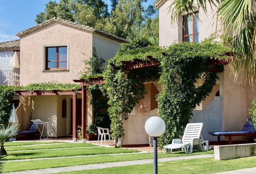 Residence Con Piscina A 250 Mt Dal Mare