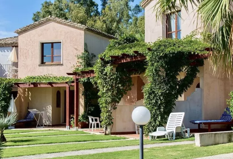 Residence Con Piscina A 250 Mt Dal Mare