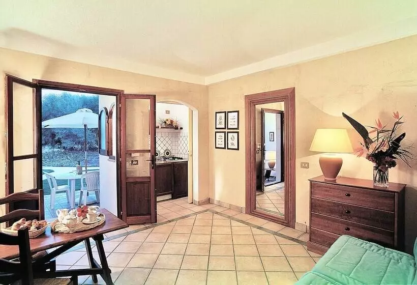 Residence Con Piscina A 250 Mt Dal Mare