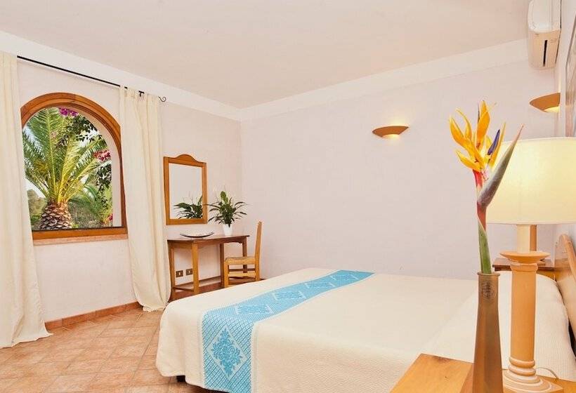 Residence Con Piscina A 250 Mt Dal Mare