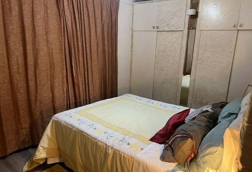 דירת נופש Stunning 3 Bed House In Enfield, Can Sleep 10