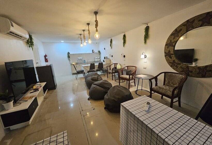 Jomtien Beach Hostel