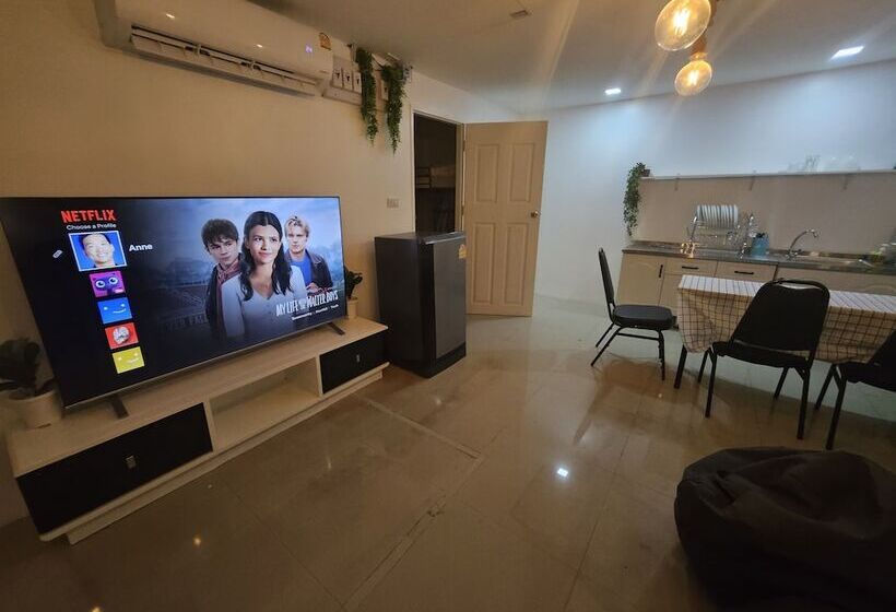 Jomtien Beach Hostel