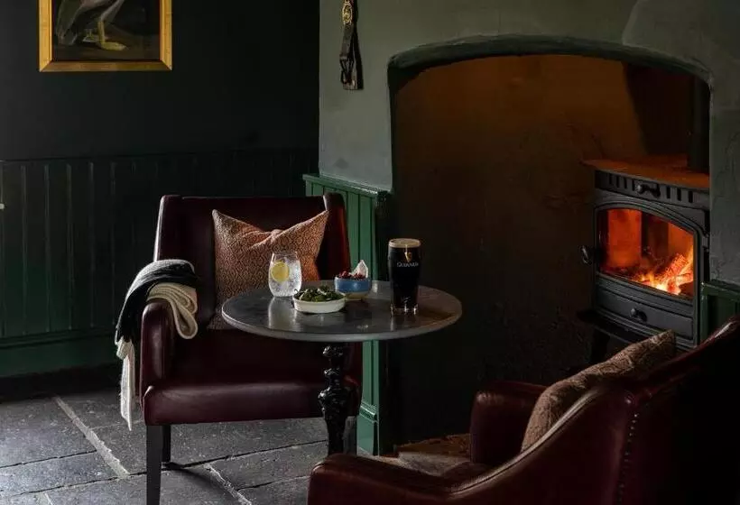 تختخواب و صبحانه The George At Backwell