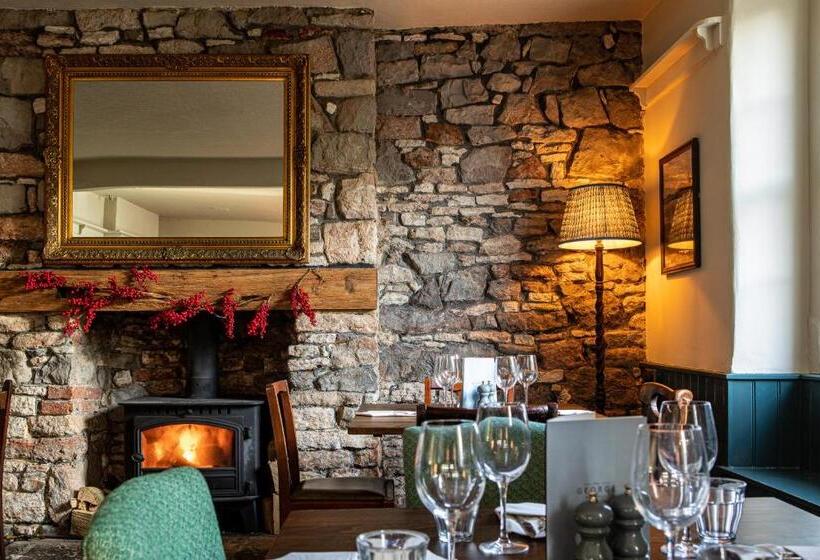 تختخواب و صبحانه The George At Backwell