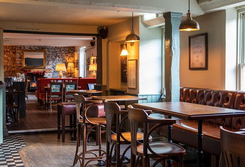 تختخواب و صبحانه The George At Backwell