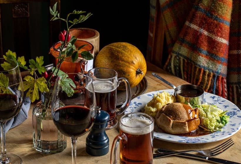 تختخواب و صبحانه The George At Backwell