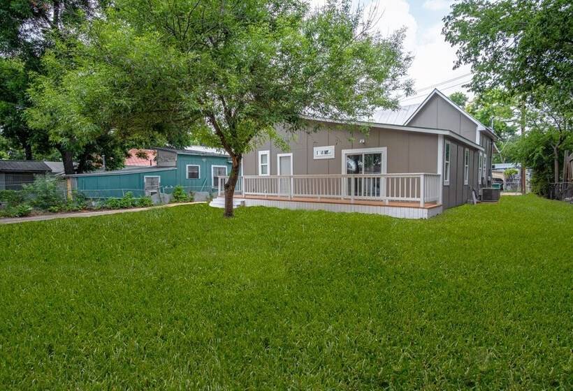 Brand New Remodeled 3br/2.5ba House Near Downtown