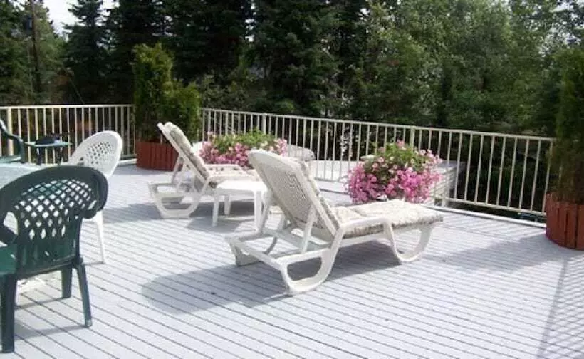 Deal S Bed & Breakfast Inn