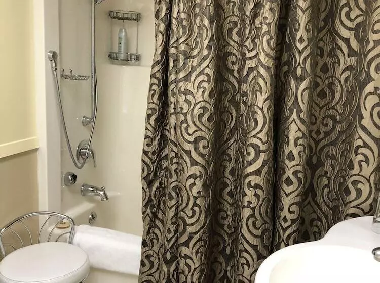 Deal S Bed & Breakfast Inn