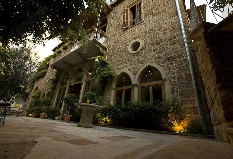 هتل Arthaus Beirut