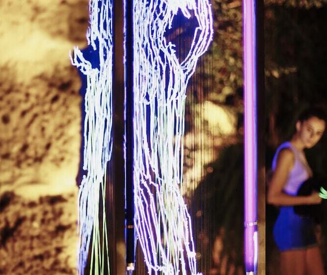 هتل Arthaus Beirut