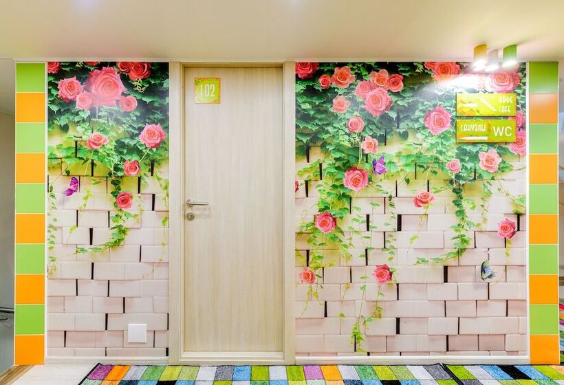 ホテル Kraski Leta