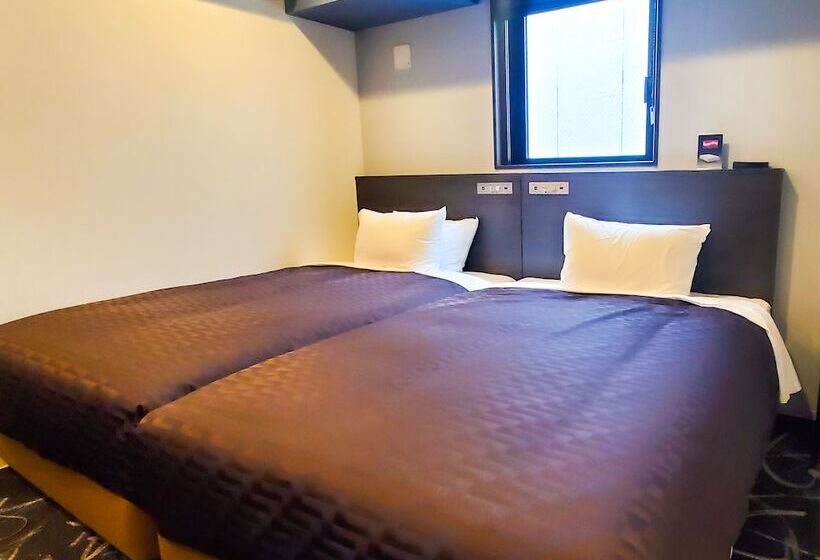 Hotel Livemax Yokohama Stadium Mae