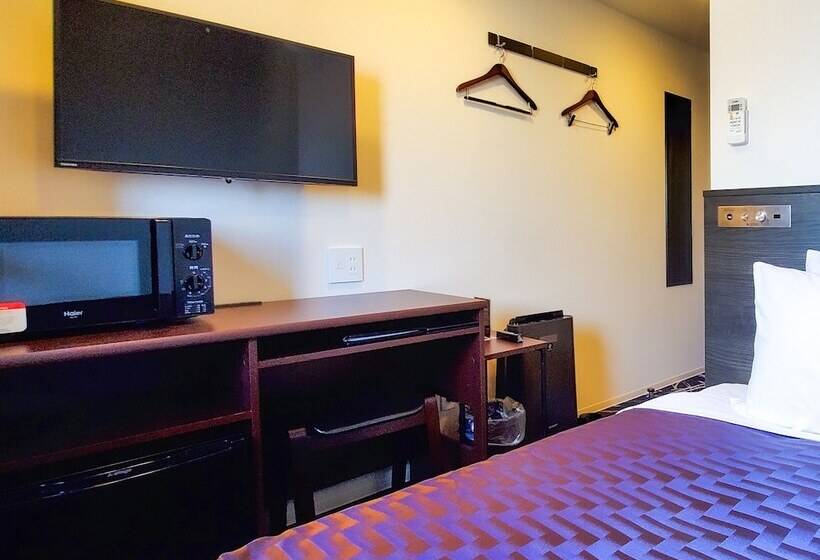 Hotel Livemax Yokohama Stadium Mae