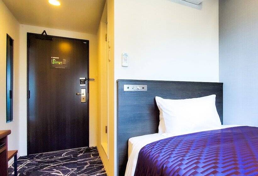 Hotel Livemax Yokohama Stadium Mae