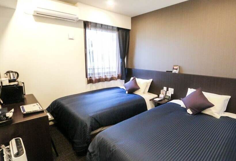 Hotel Livemax Yokohama Stadium Mae