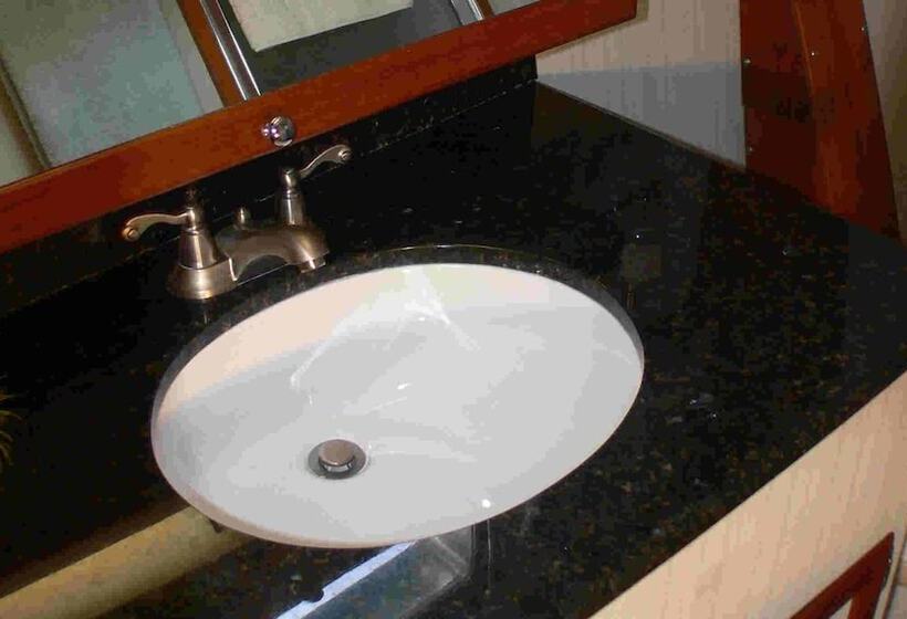 فندق Nss Pattam 84ft Traditional Motor Yacht