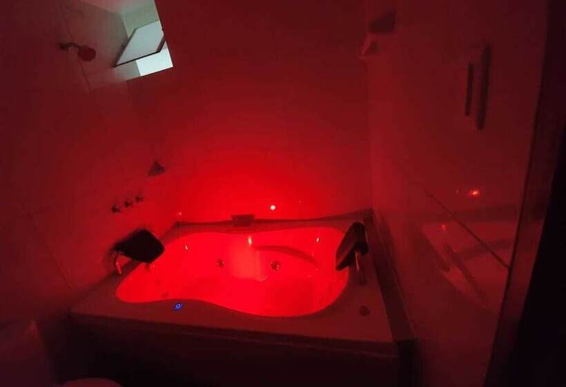 فندق Vox69 Suites