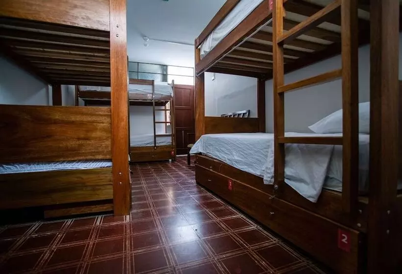 La Unsha Hostel