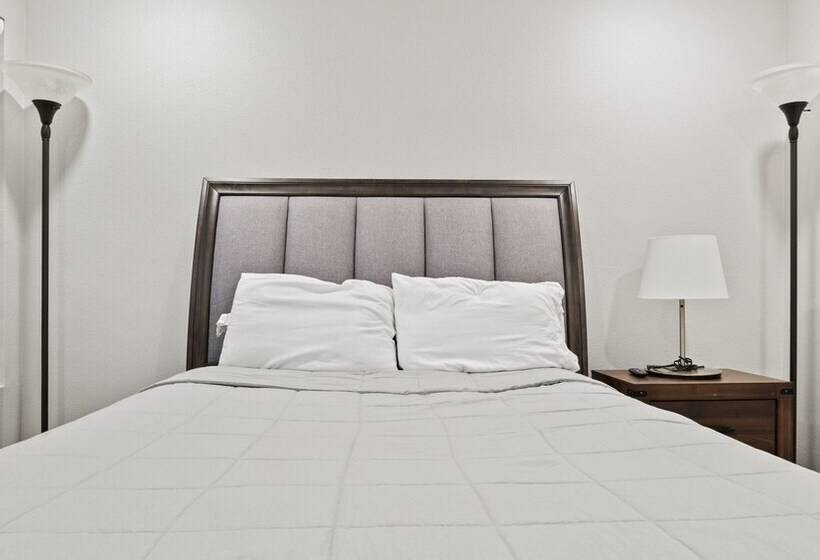 Luxury Paradise Valley Condo, Complete Remodel!