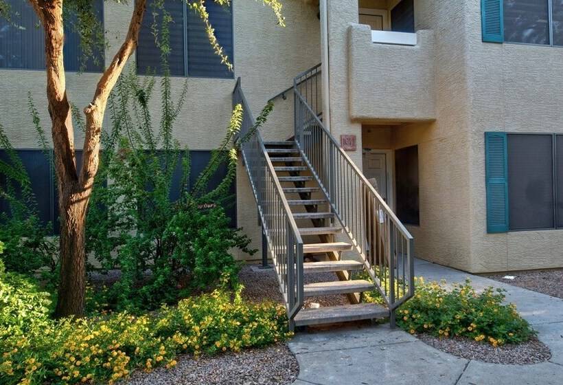 Luxury Paradise Valley Condo, Complete Remodel!