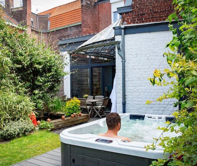 پانسیون Maison Du Jardin Botanique