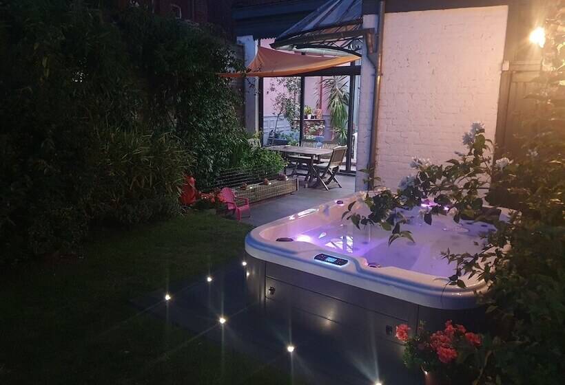 پانسیون Maison Du Jardin Botanique