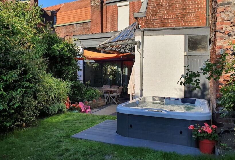 پانسیون Maison Du Jardin Botanique