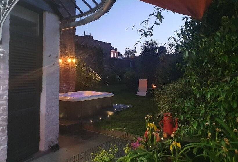 پانسیون Maison Du Jardin Botanique