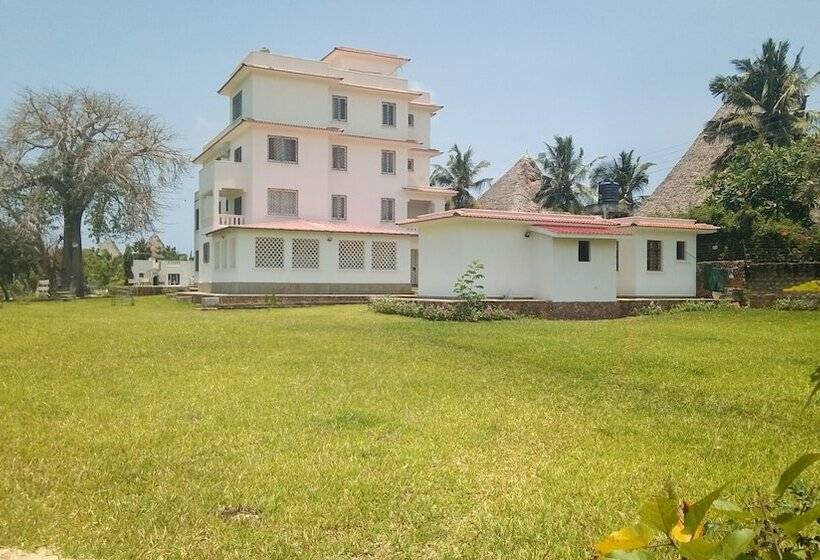 پانسیون Queens Chateau Boutique Villa