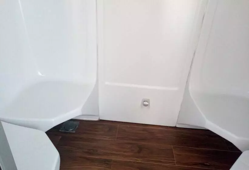 پانسیون Queens Chateau Boutique Villa