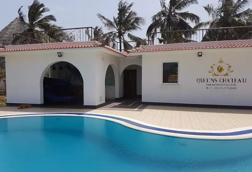 پانسیون Queens Chateau Boutique Villa