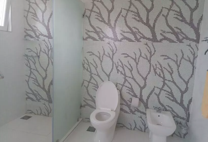 پانسیون Queens Chateau Boutique Villa