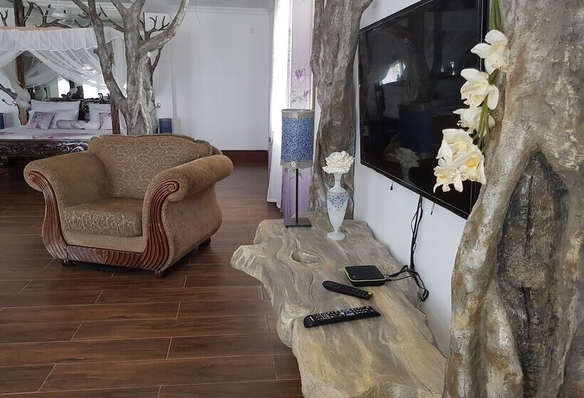 پانسیون Queens Chateau Boutique Villa