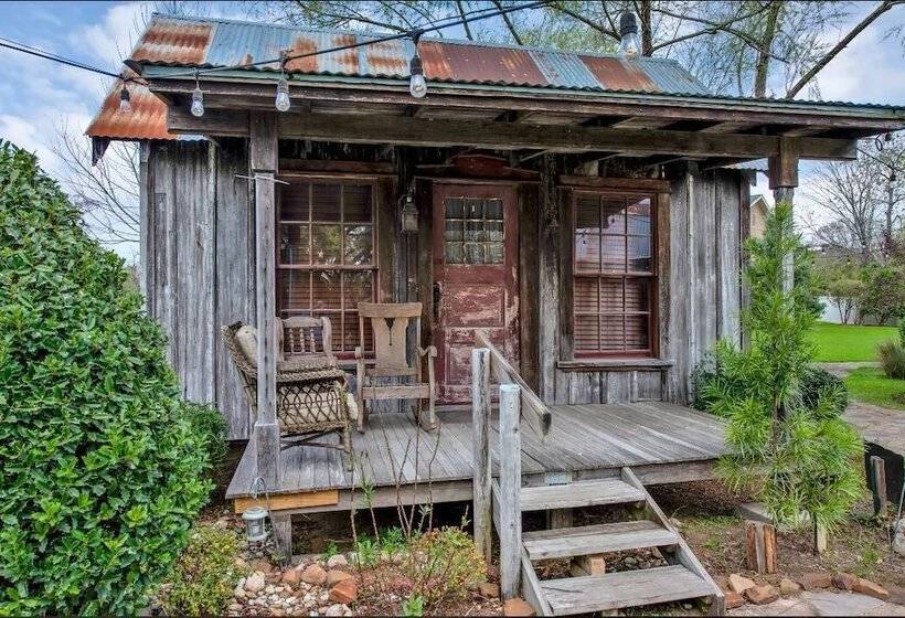تختخواب و صبحانه Silver Sycamore