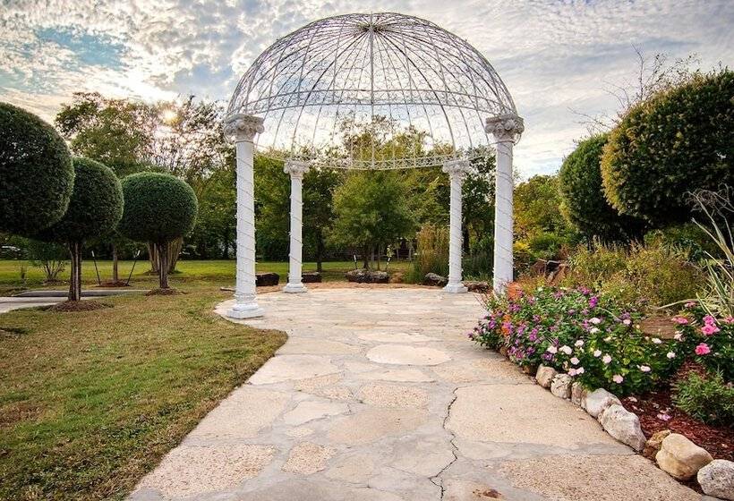 تختخواب و صبحانه Silver Sycamore