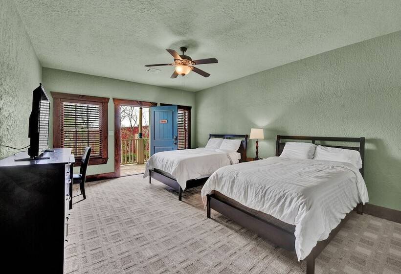 تختخواب و صبحانه Silver Sycamore