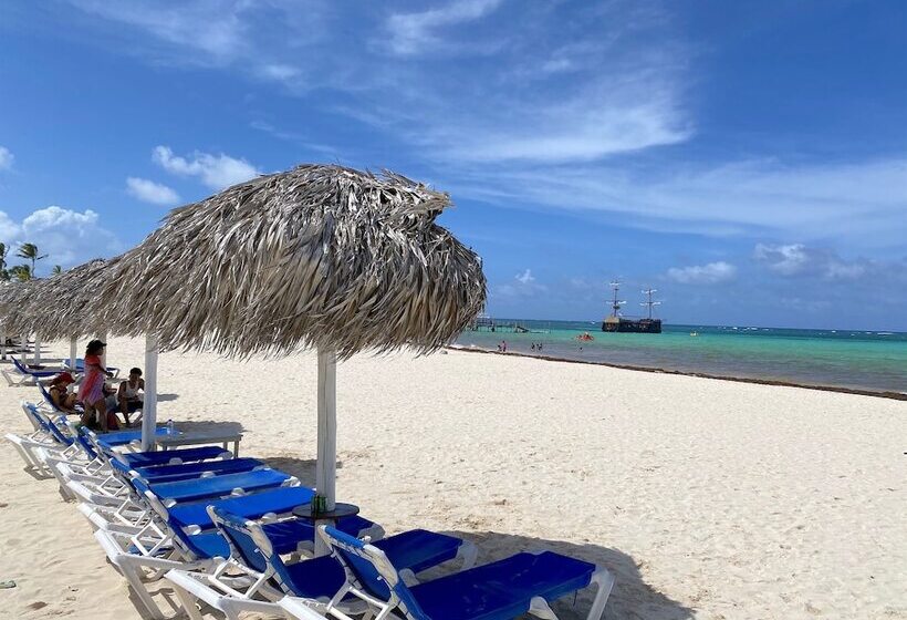 هتل Aventura Deluxe Suites Rooftop Pool