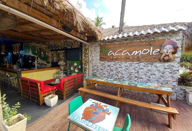 هتل Aventura Deluxe Suites Rooftop Pool