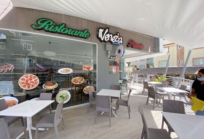 هتل Aventura Deluxe Suites Rooftop Pool