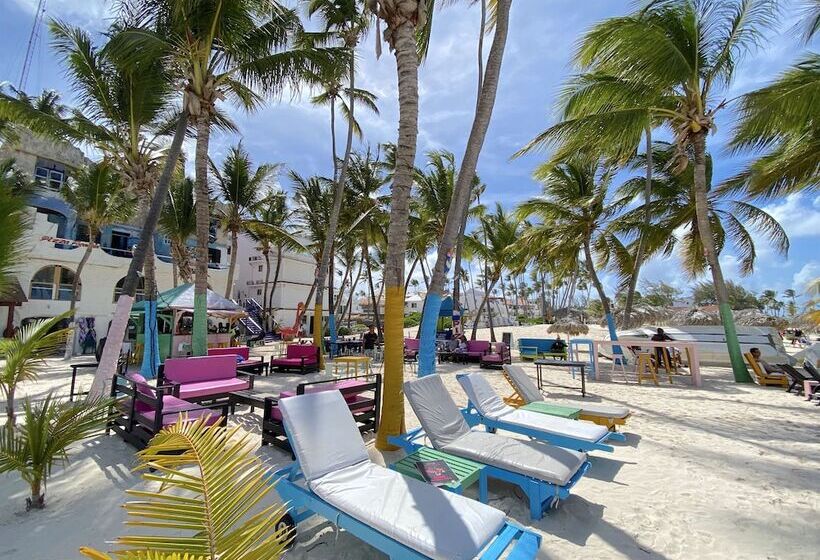 هتل Aventura Deluxe Suites Rooftop Pool