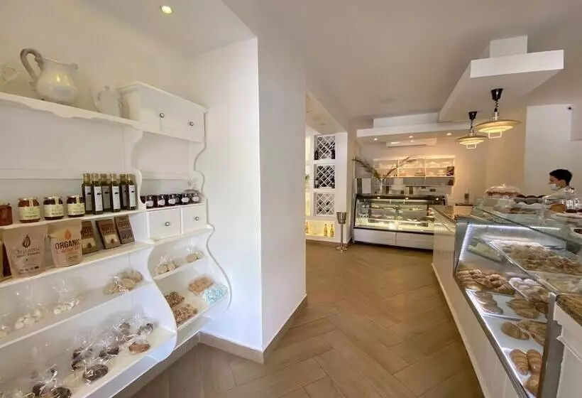 هتل Aventura Deluxe Suites Rooftop Pool