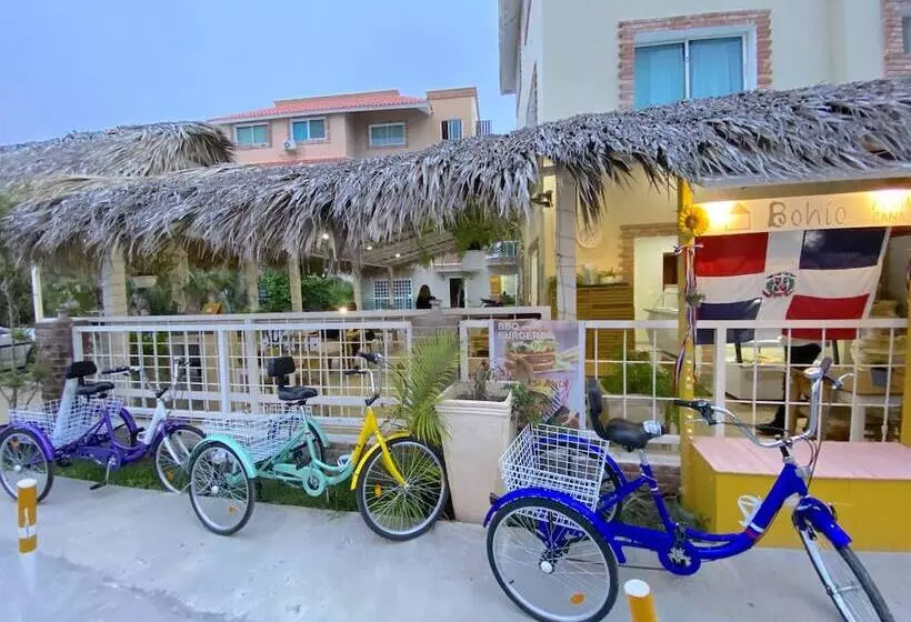 هتل Aventura Deluxe Suites Rooftop Pool