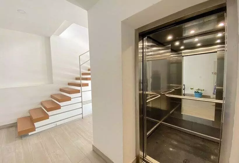 هتل Aventura Deluxe Suites Rooftop Pool