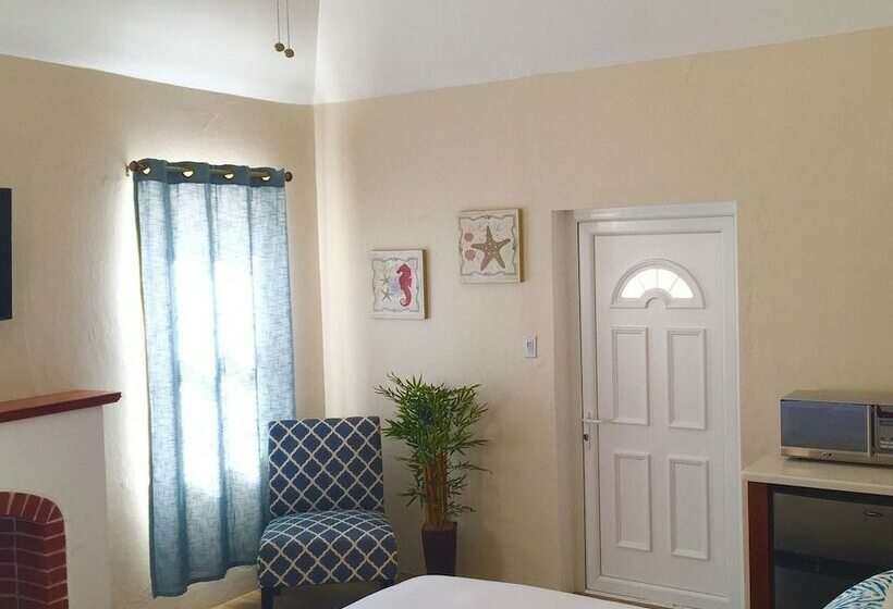 هتل Paraquet Apartments